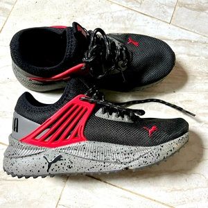 Boys Puma sneakers size 4.5